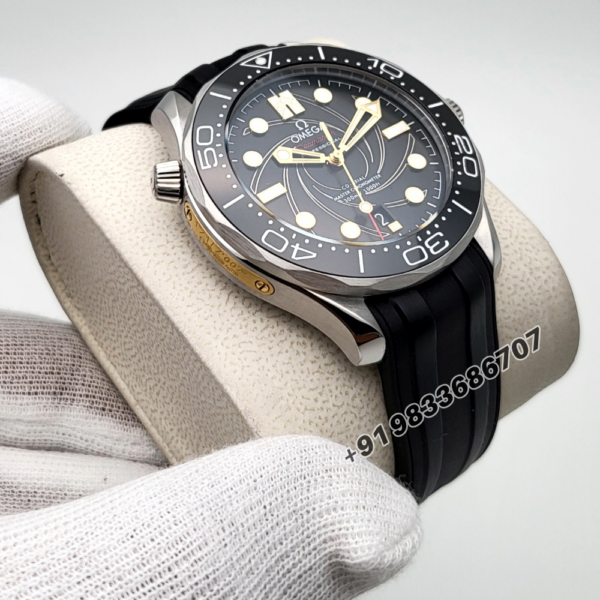 Omega-Seamaster-Diver-300M-007-James-Bond-Edition-Steel-On-Rubber-Strap-Black-Dial-42mm